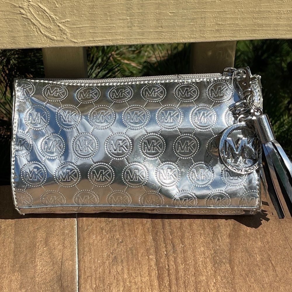 Michael Michael Kors Jet Set Wristlet